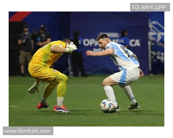 足球星烫发男惊艳亮相赛场引爆全场球迷热议掀起时尚新潮流